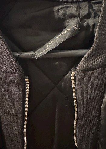 Zara Siyah Kapitone Rahat Kadın Bomber