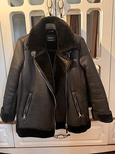 Stradivarius marka yepyeni mont