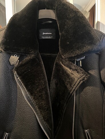 Stradivarius Stradivarius marka yepyeni mont