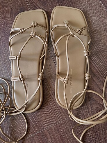 38 Beden ten rengi Renk Bershka yepyeni sandalet
