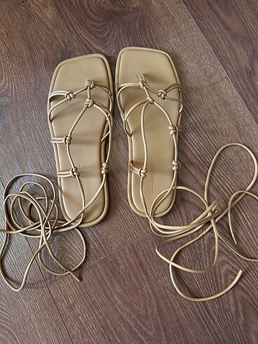 Bershka yepyeni sandalet