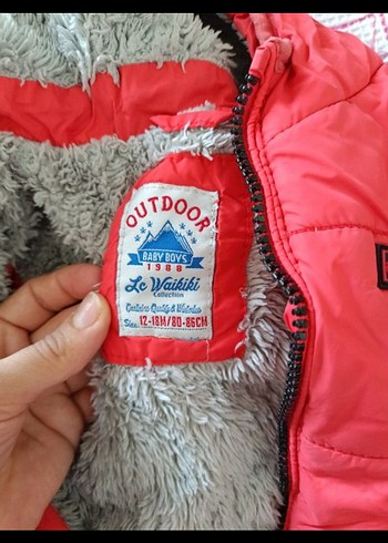 Kız Çocuk Kapüşonlu Kırmızı Fermuarlı Mont - Görsel 3