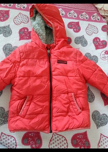 Kız Çocuk Kapüşonlu Kırmızı Fermuarlı Mont - Görsel 2