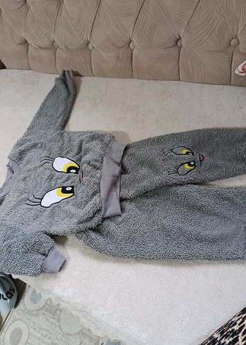 Gri Peluş Nakışlı Kız Eşofman Takımı - Görsel 4