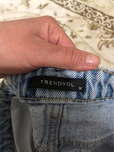 xs Beden Trendyolmilla pantolon yırtık
