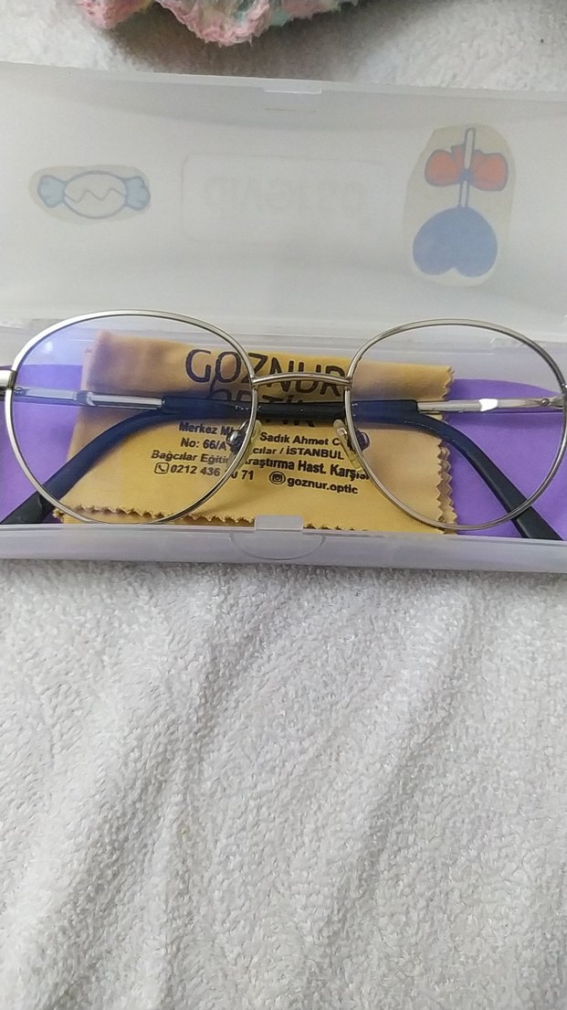 Altın Renkli Kadın Gözlüğü, Fermuarlı Kılıf - Görsel 3