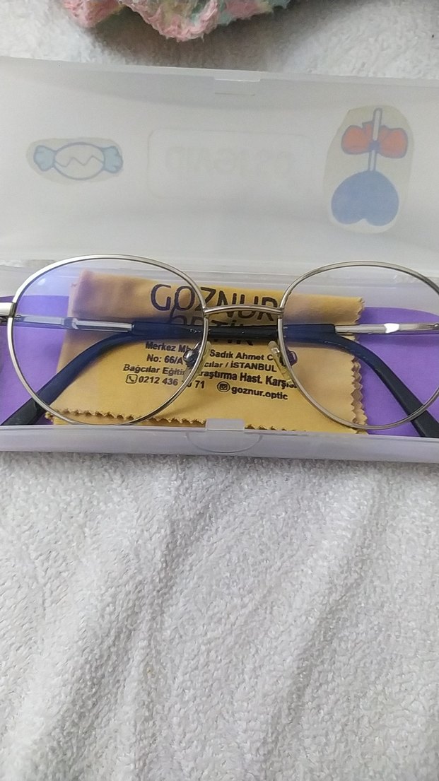 Altın Renkli Kadın Gözlüğü, Fermuarlı Kılıf - Görsel 4