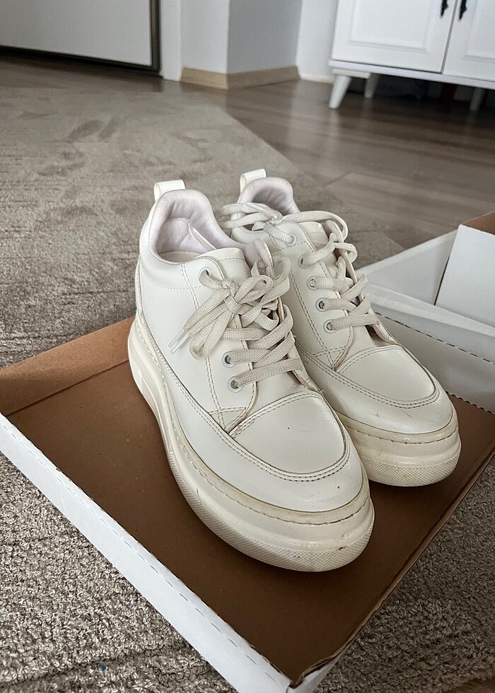 Gizli topuklu spor ayakkabı - Görsel 2