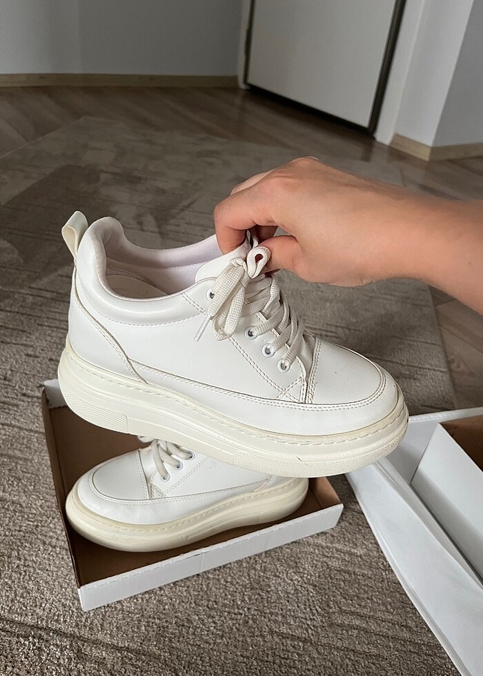 Gizli topuklu spor ayakkabı - Görsel 5