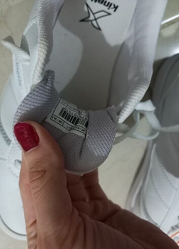 38 Beden beyaz Renk Kinetix sneaker 