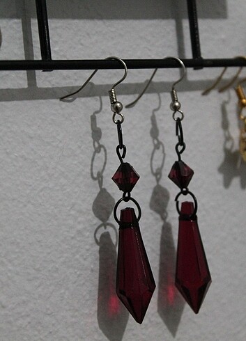  Beden Bordo sallantılı küpe
