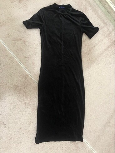 Siyah kadife kalem elbise