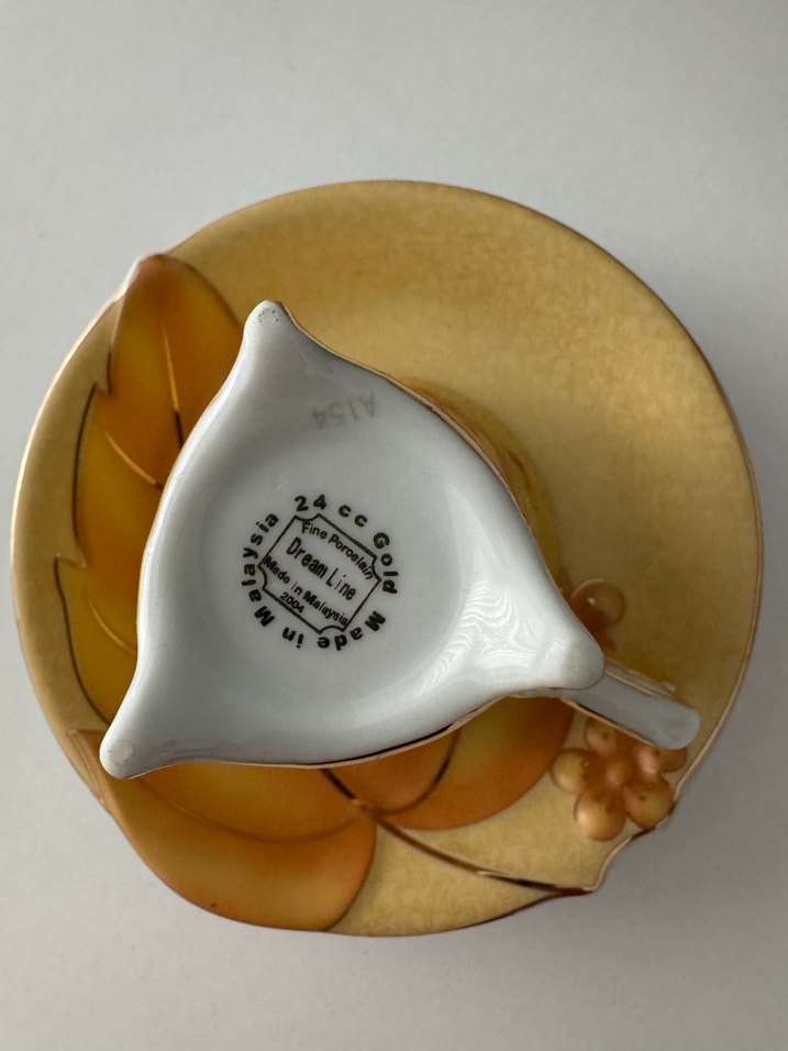 Bej Çiçek Desenli Porselen Fincan ve Tabağı - Görsel 3