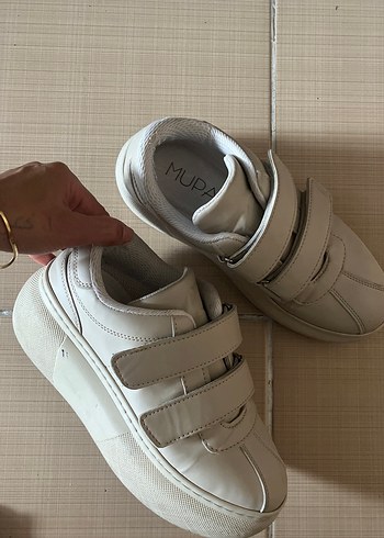 Yüksek Tabanlı Bej Kadın Spor Ayakkabı