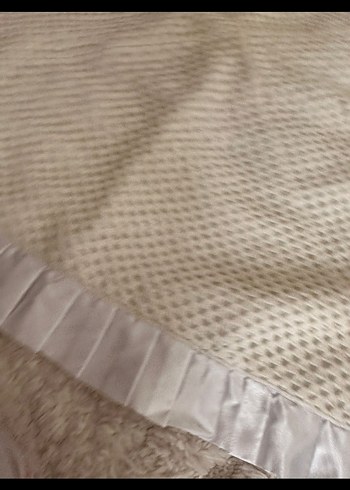 krem  Çocuk Battaniyesi Beyaz Fırfırlı Kenar  el emeği - Görsel 2