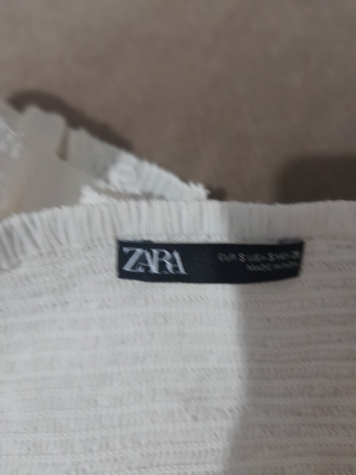 Beyaz Nakışlı Fırfırlı Kolsuz Bustiyer - Görsel 5