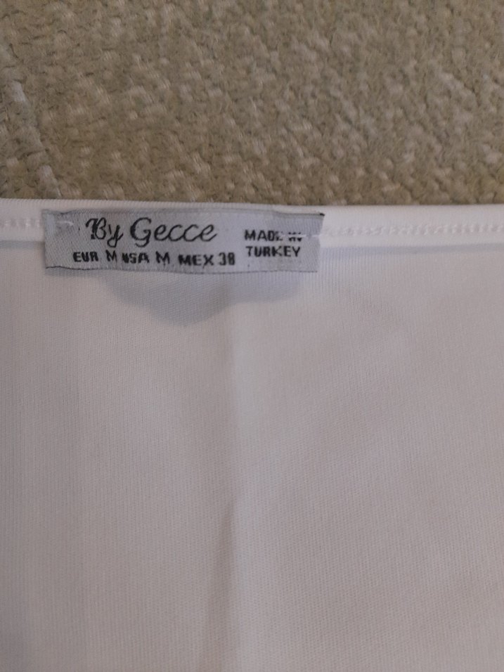 Beyaz Uzun Kollu Crop Top - Görsel 3