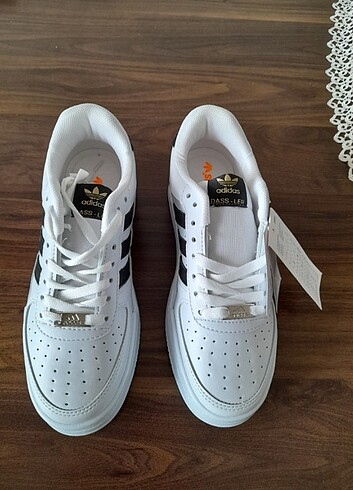 Adidas spor ayakkabı 