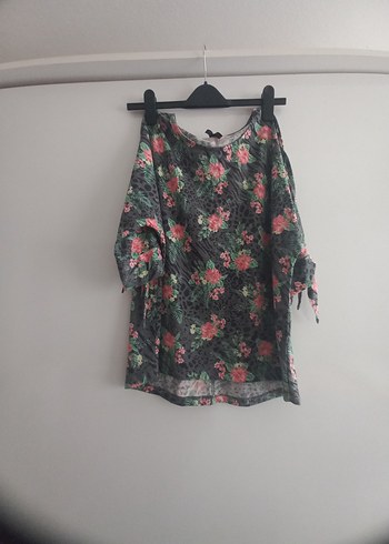 Gri Çiçek Desenli Bohem Pencereli Dirsek Kol Bluz - Görsel 2