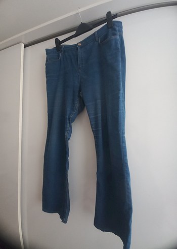 Kadın Mavi Bol Kesim Midi Kot Pantolon - Görsel 3