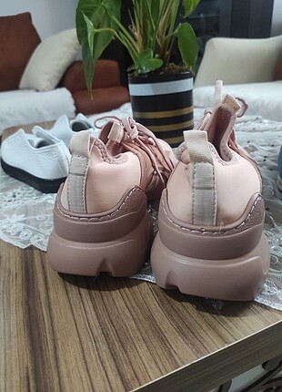38 Beden Sneaker ayakkabı