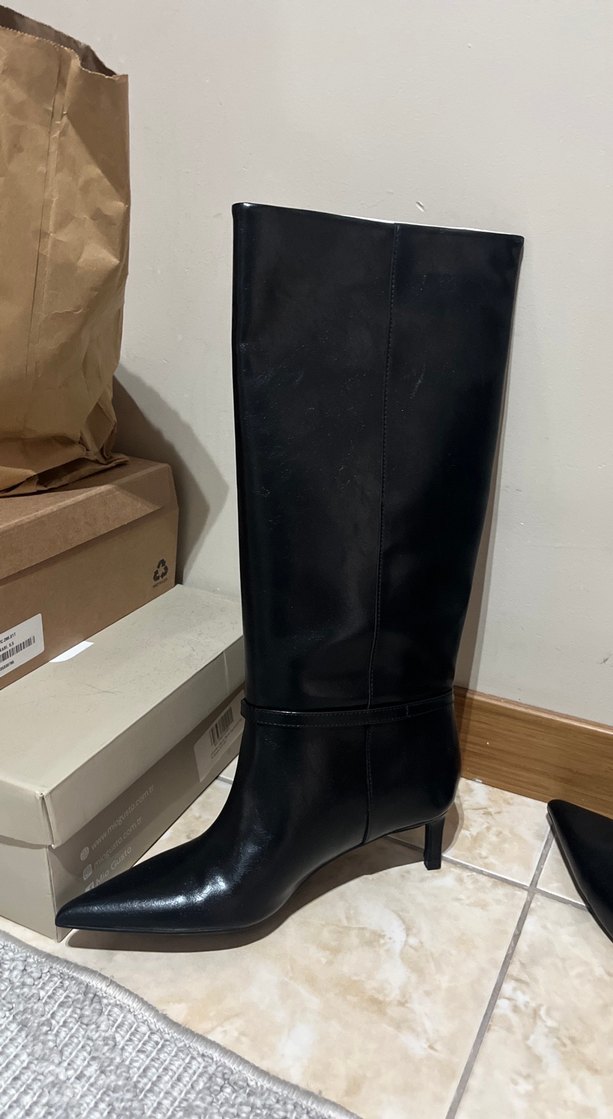 Pull and Bear bantlı kısa sivri topuklu yüksek çizme - Görsel 5