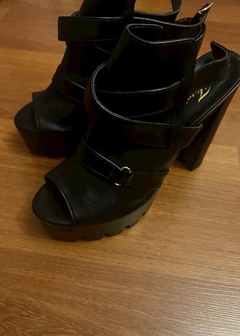 Siyah Gotik Platform Topuklu Kadın Ayakkabı - Görsel 3