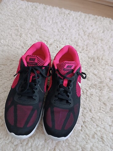 40 Beden Nike spor ayakkabı