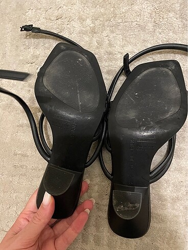 35 Beden siyah Renk Stradivarius topuklu sandalet