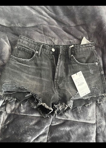 36 Beden Zara Siyah Mini Şort