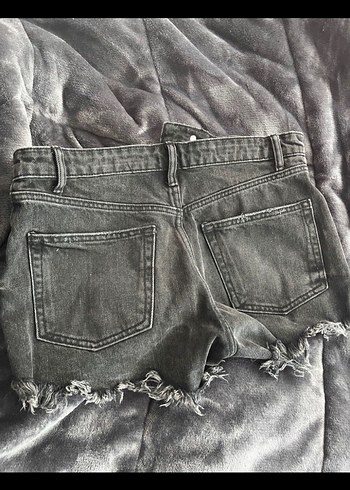 36 Beden siyah Renk Zara Siyah Mini Şort