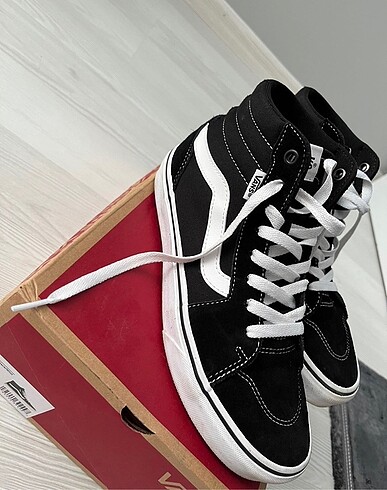 38,5 Beden Bilekli Vans Ayakkabı