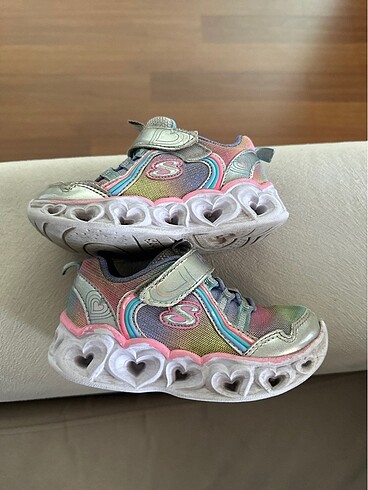 24 Beden Skechers 24 numara ayakkabı