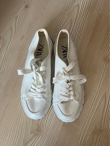Zara Sneaker