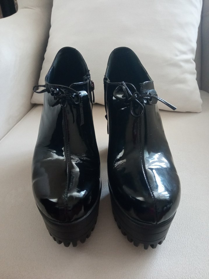 Siyah Rugan Platform Topuklu Gotik Kadın Ayakkabı - Görsel 3