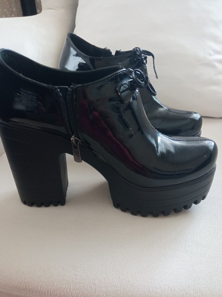 Siyah Rugan Platform Topuklu Gotik Kadın Ayakkabı - Görsel 2