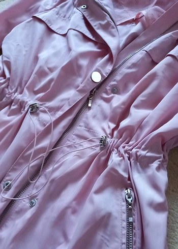 Pembe Kapüşonlu Yağmurluk - Görsel 3