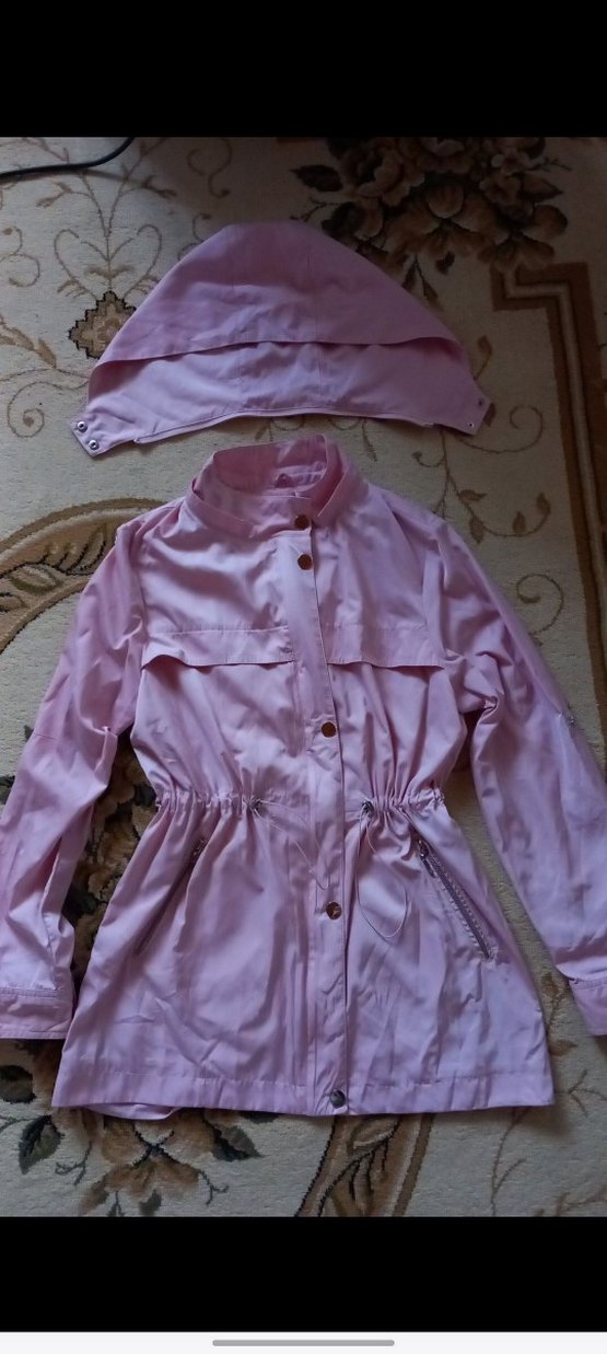Pembe Kapüşonlu Yağmurluk - Görsel 2