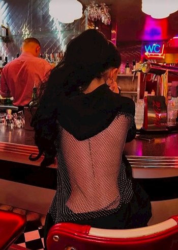 Kadın Siyah Pul Detaylı Kapüşonlu Sweatshirt Sırt Dekolteli - Görsel 2