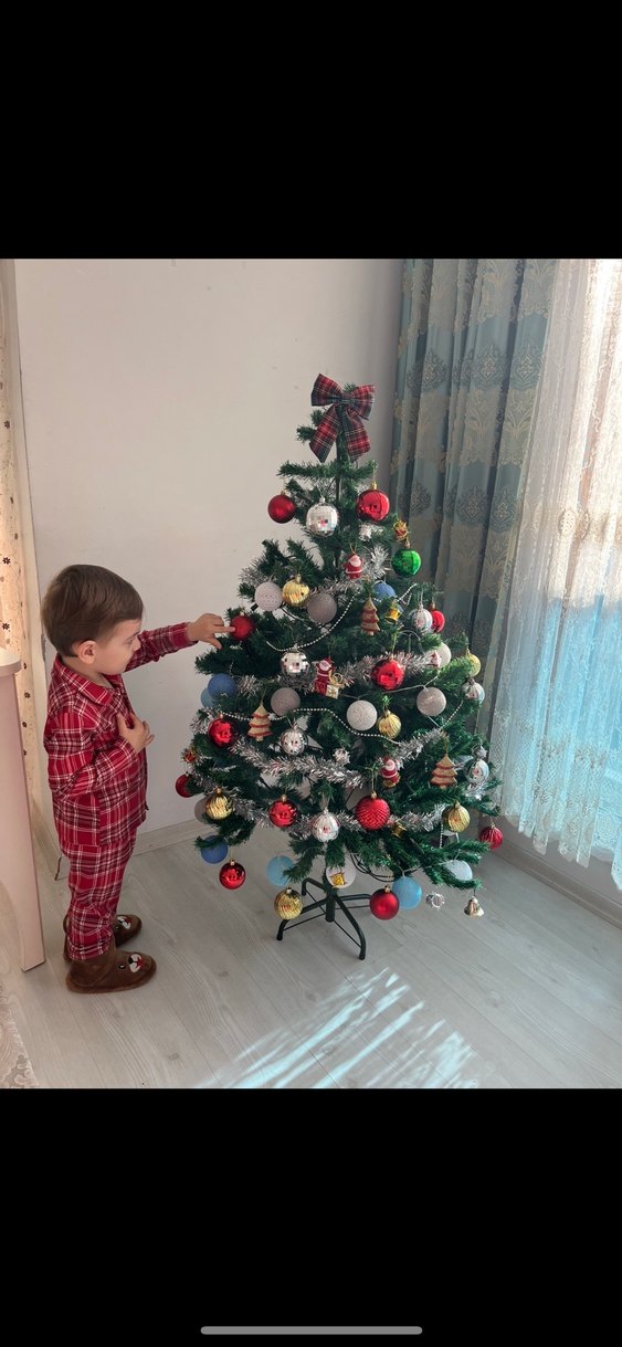 Çok Renkli Yılbaşı Ağacı ve Süsü - Görsel 2