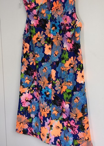 Renkli Çiçek Desenli Kolsuz Elbise - Görsel 2