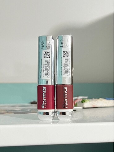  Beden pembe Renk Flormar Prime'n Lips Yarı Transparan & Saten Bitişli Nemlendiric