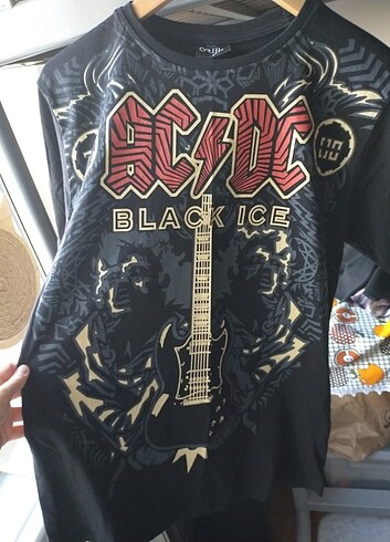 AC/DC tişört 