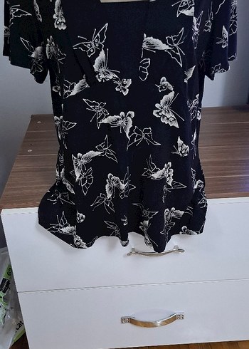 Marks & Spencer Siyah Desenli Kadın Bluz - Görsel 2