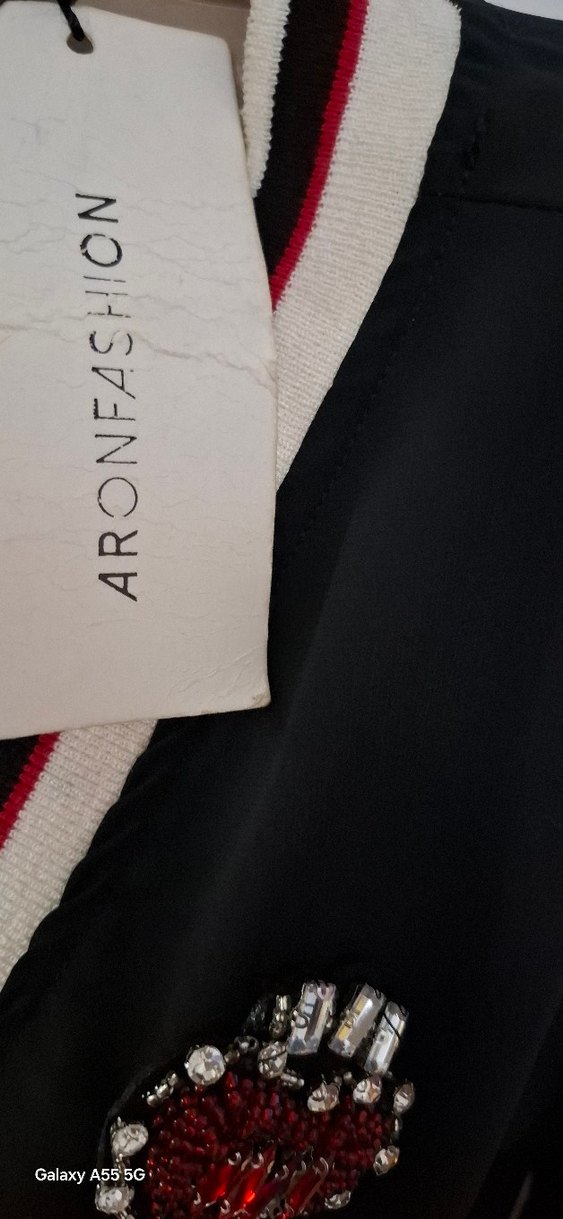 V Yakalı Düğmeli Siyah Kadın Sweatshirt - Görsel 3