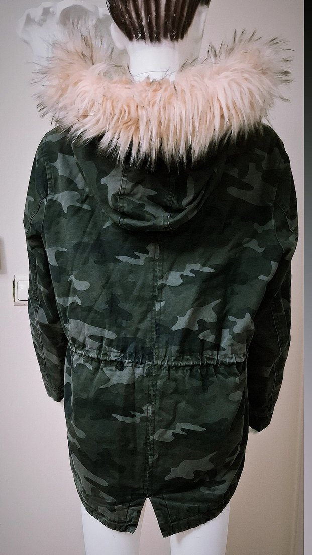 Haki Kamuflajlı Kapüşonlu Kışlık Parka — görsel 3/4