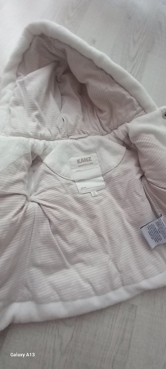 Kapüşonlu Düğmeli Beyaz Mont - Görsel 3