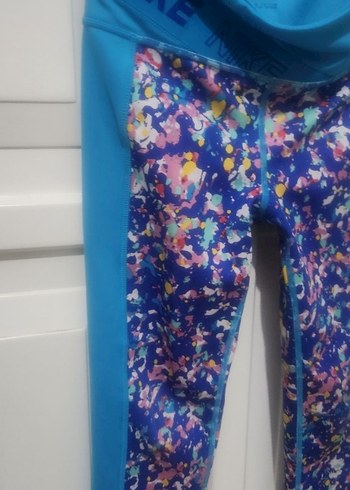 Renkli Desenli Nike Spor Tayt - Görsel 3