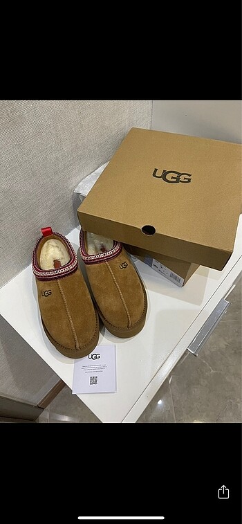 Ugg tazz