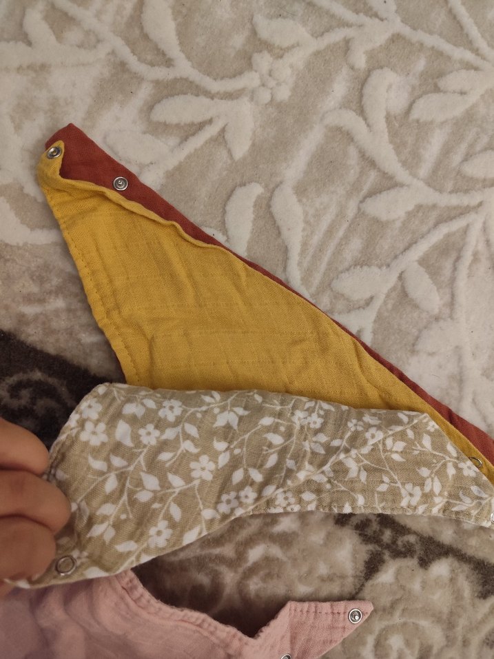 Pastel Kahverengi Batik Desenli Bebek Önlüğü - Görsel 3